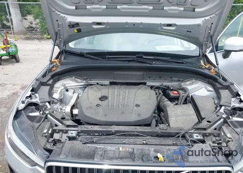 2023 Volvo Xc60 B5 Plus Bright Theme z USA, uszkodzony, nr VIN YV4L12RE4P1261427